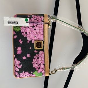 Dooney & Bourke clutch, NWT